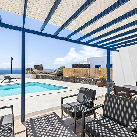 Willa Lanzarote The One *